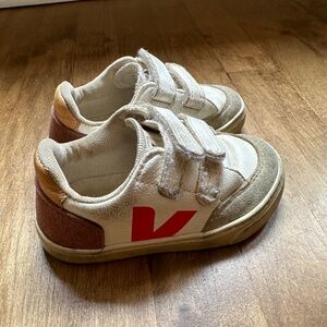 Toddler vejas size 8.5